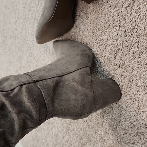 New In Box - JustFab - Hudson heeled boot, grey. Women's 10 - NEW - Picture 7 of 9